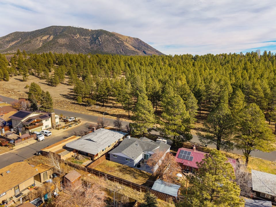 Centrally Located! Beautiful Mountain Views.