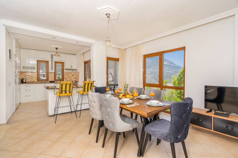 Delightful dining area