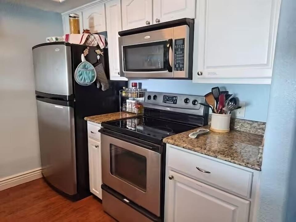 Fully equipped kitchen to prepare delicious meals, including fish you will catch