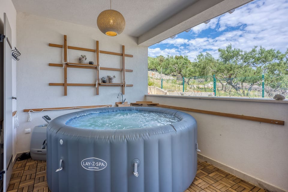 Jacuzzi