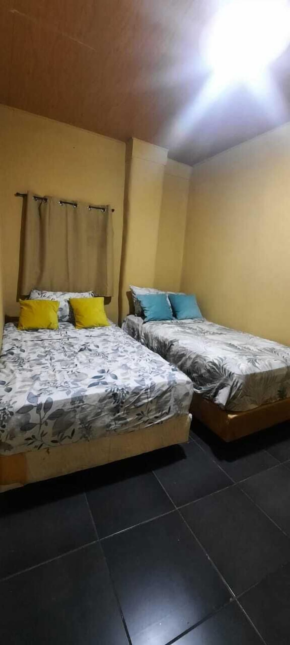 Traditional Twin Room | Laptop workspace, blackout drapes, WiFi (free)