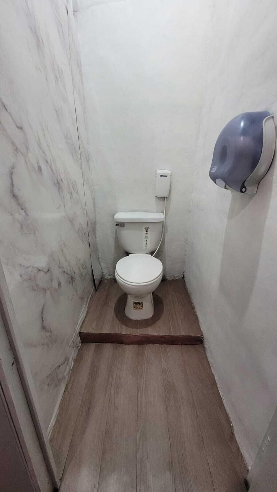 Shower, towels, soap, shampoo