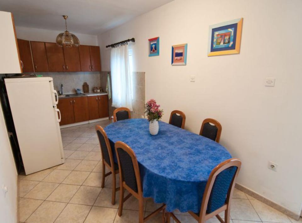 Apartment (Three Bedroom apartment With Sea View) | Dining room
