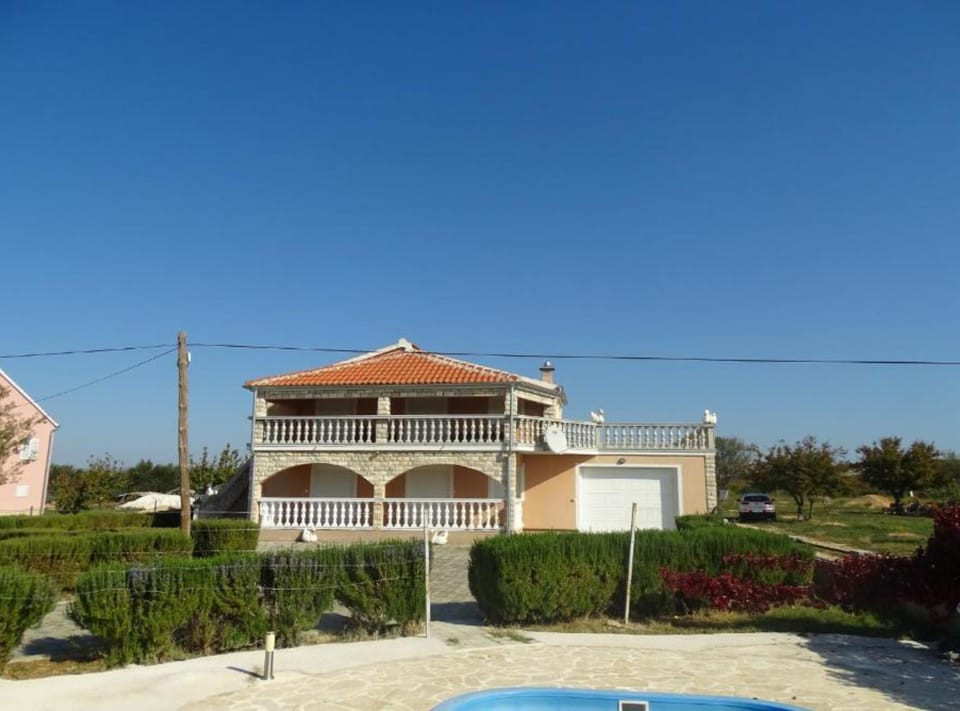 Villa (Amazing Villa with Outdoor Swimming P) | Exterior