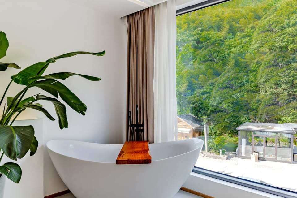 Premier Double Room, Hill View | Premium bedding, down comforters, individually decorated