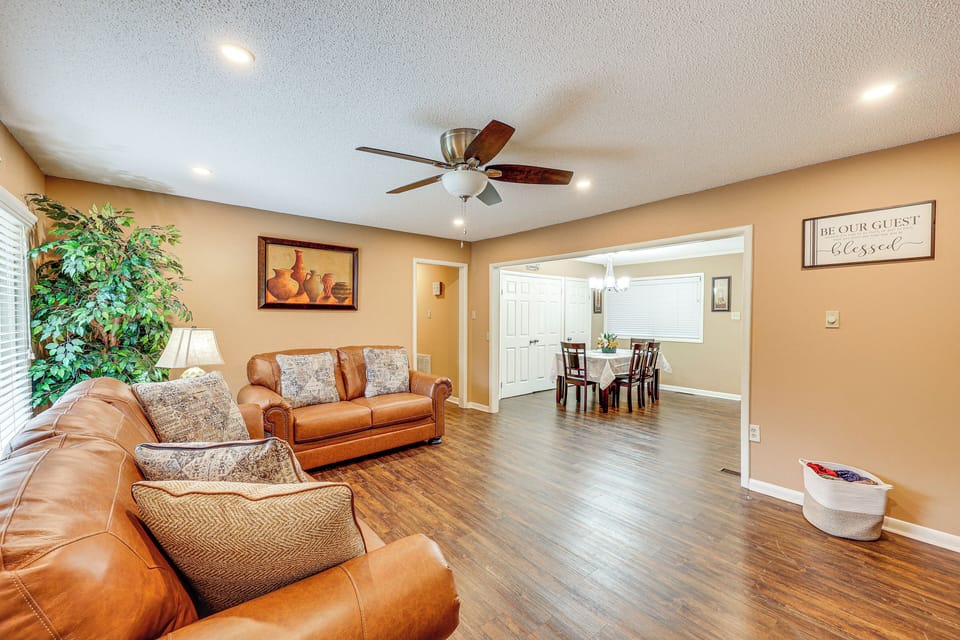 North Little Rock Vacation Rental | 3BR | 2BA | 2 Steps to Enter | 1,300 Sq Ft