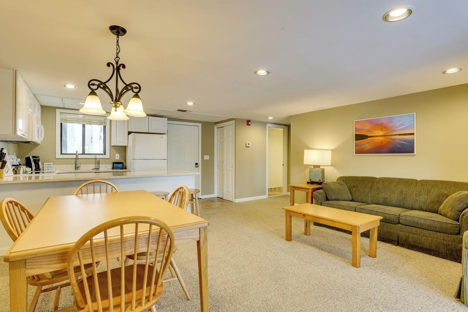 Dining Area | Dishware & Flatware