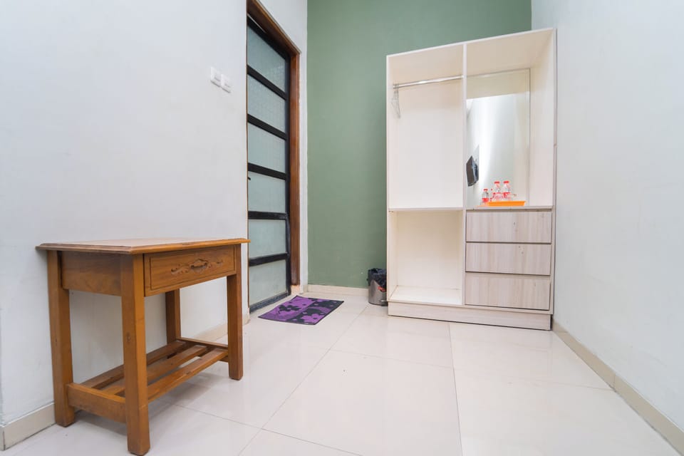 Standard Double Room | Desk, laptop workspace, free WiFi