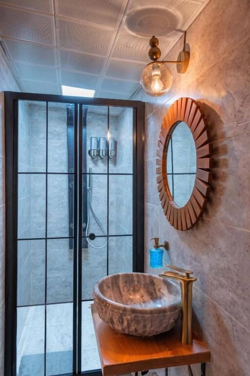 Deluxe Double Room, Courtyard View | Minibar, iron/ironing board, free WiFi, bed sheets