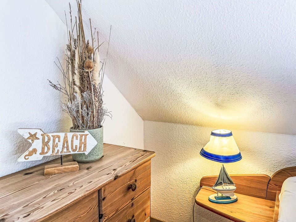 Wood, Room, Wood Stain, Chair
