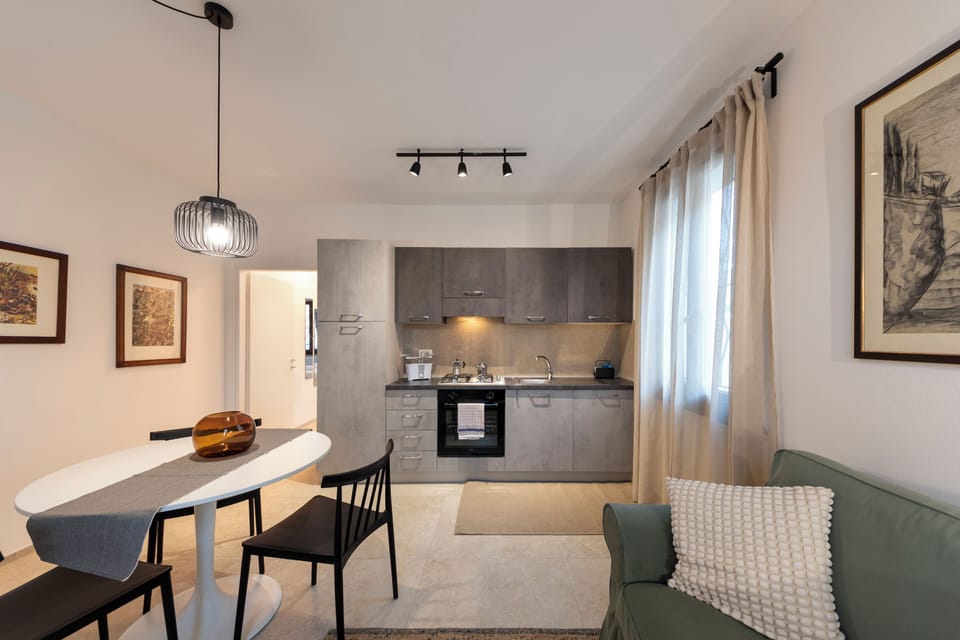 Apartment | Living area | Flat-screen TV