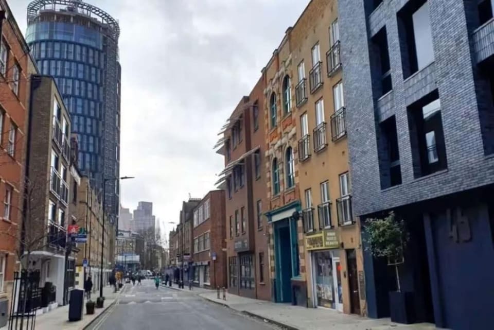Quiet residential street in Shoreditch