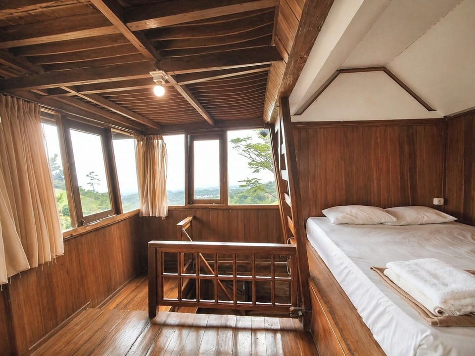 Studio Suite | Soundproofing, bed sheets
