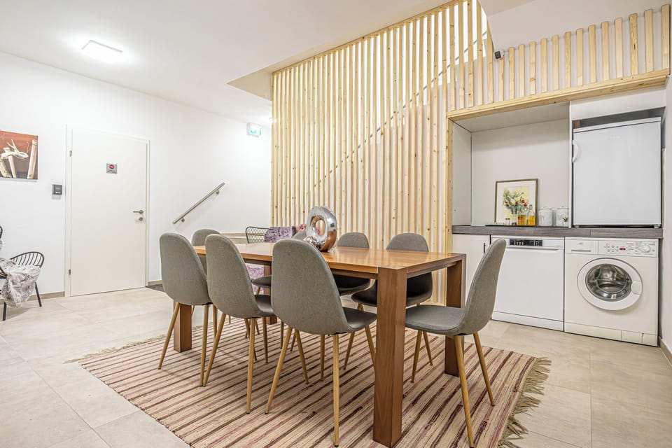 Basic Apartment | Private kitchen | Fridge, microwave, oven, stovetop