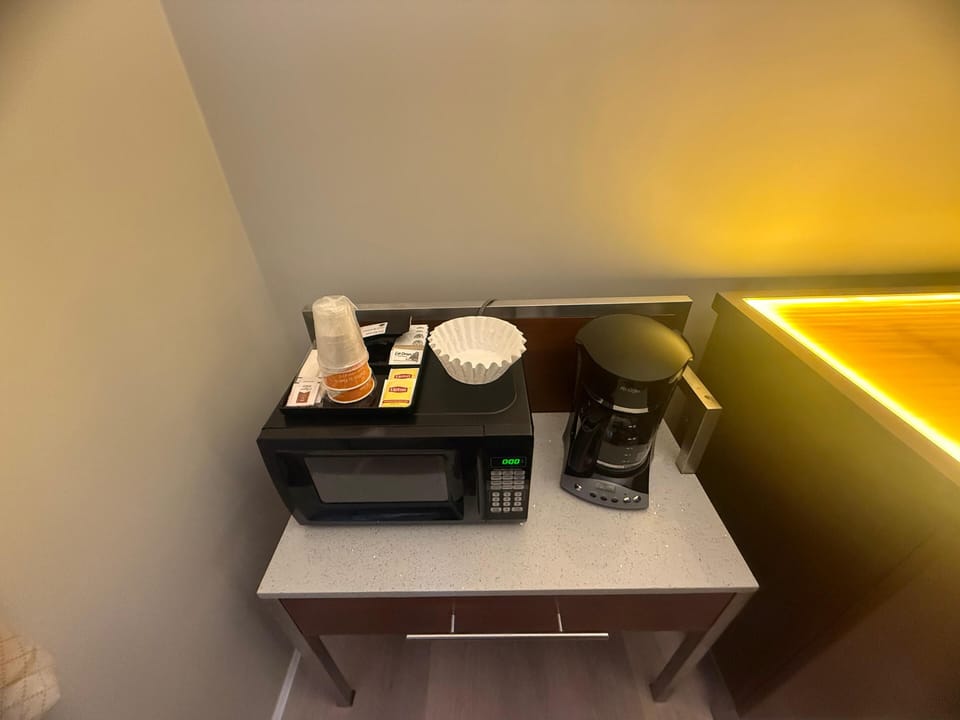 Standard Room, 2 Queen Beds, Accessible Bathtub, Non Smoking | Desk, laptop workspace, free WiFi, bed sheets