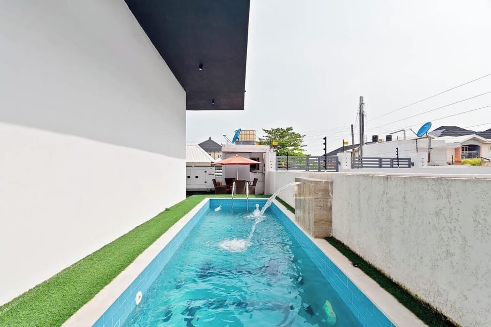Pool waterfall