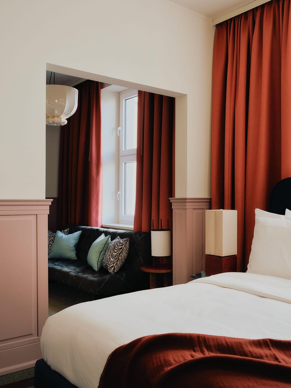 The Studio Suite | Minibar, individually decorated, individually furnished, desk