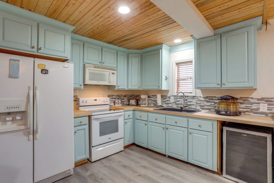 House (2 Bedrooms) | Interior