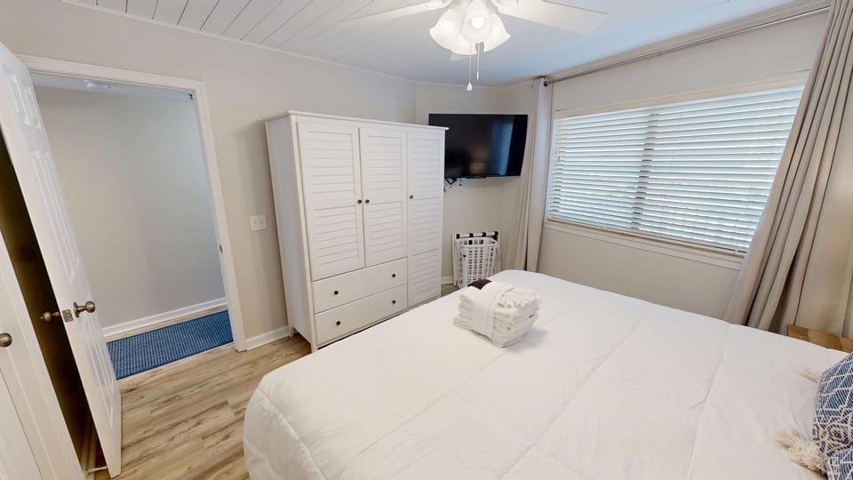 Condo, 2 Bedrooms | 2 bedrooms, iron/ironing board, WiFi (free)