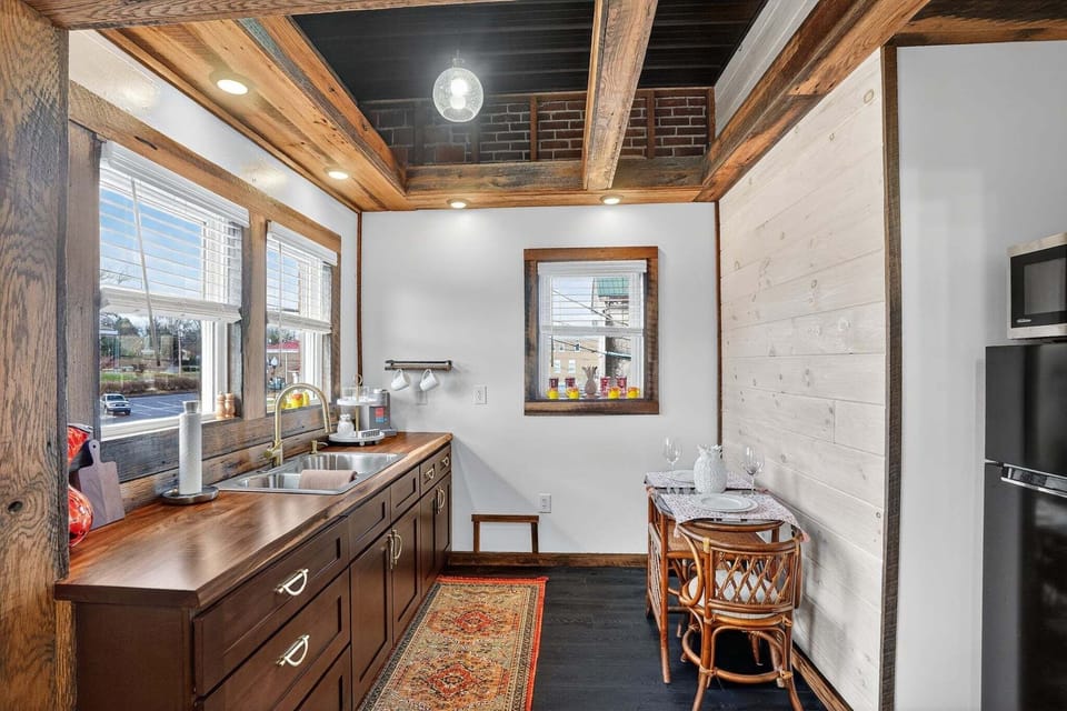 Apartment, 1 Bedroom | Private kitchen | Fridge, coffee/tea maker, toaster