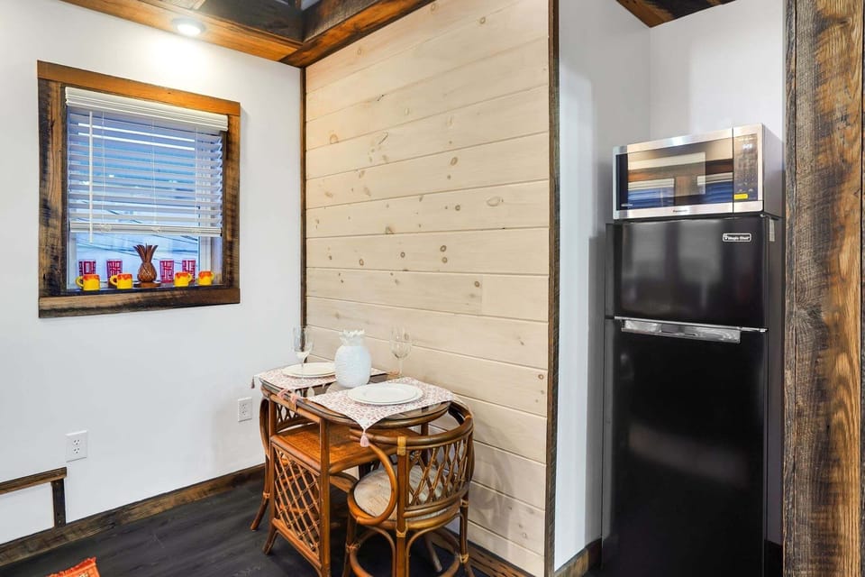 Apartment, 1 Bedroom | Dining
