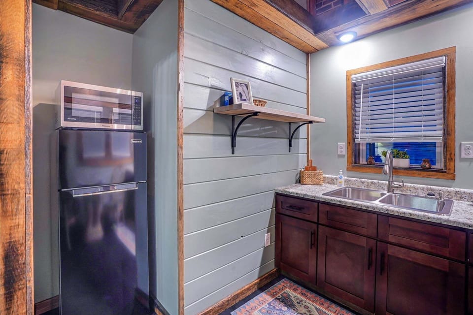 Apartment, 1 Bedroom | Private kitchen | Fridge, coffee/tea maker, toaster