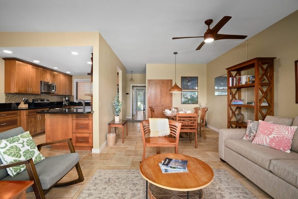 Condo, 2 Bedrooms | Living area | Smart TV