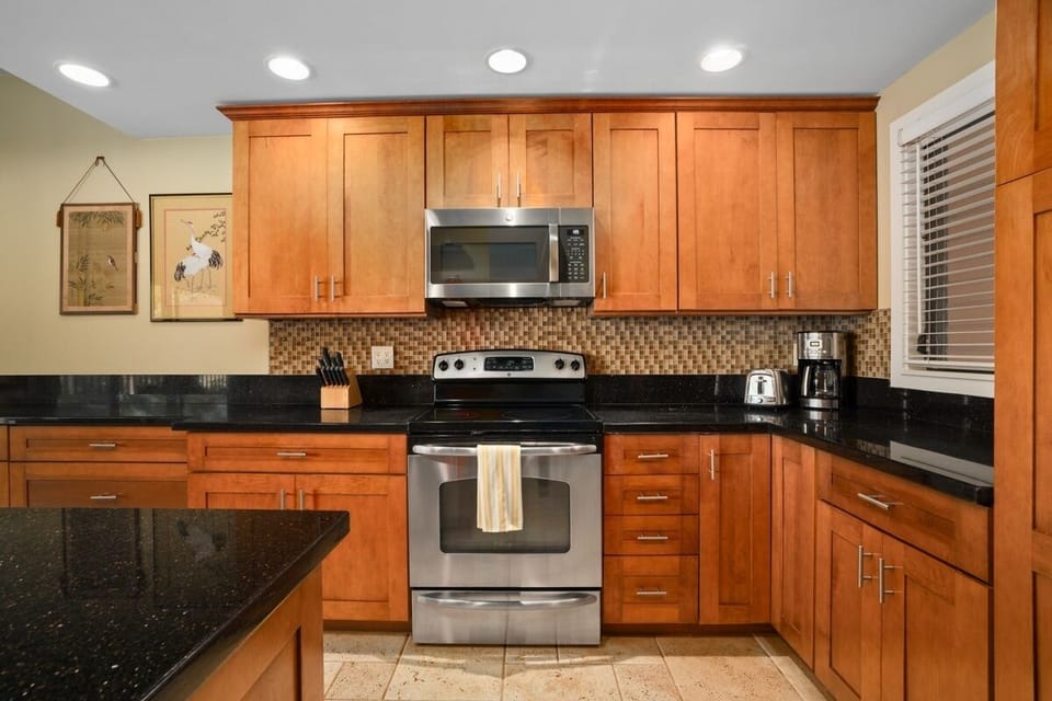 Condo, 2 Bedrooms | Private kitchen | Coffee/tea maker, fridge, oven, toaster