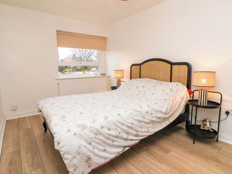 2 bedrooms, individually decorated, individually furnished