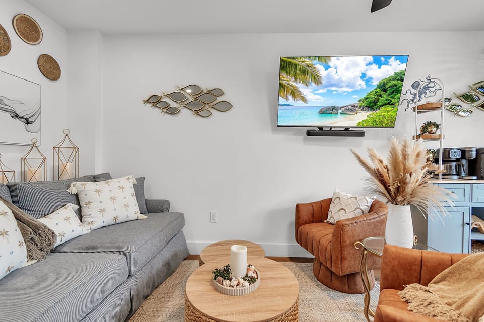 Main Living Room - 1st Level