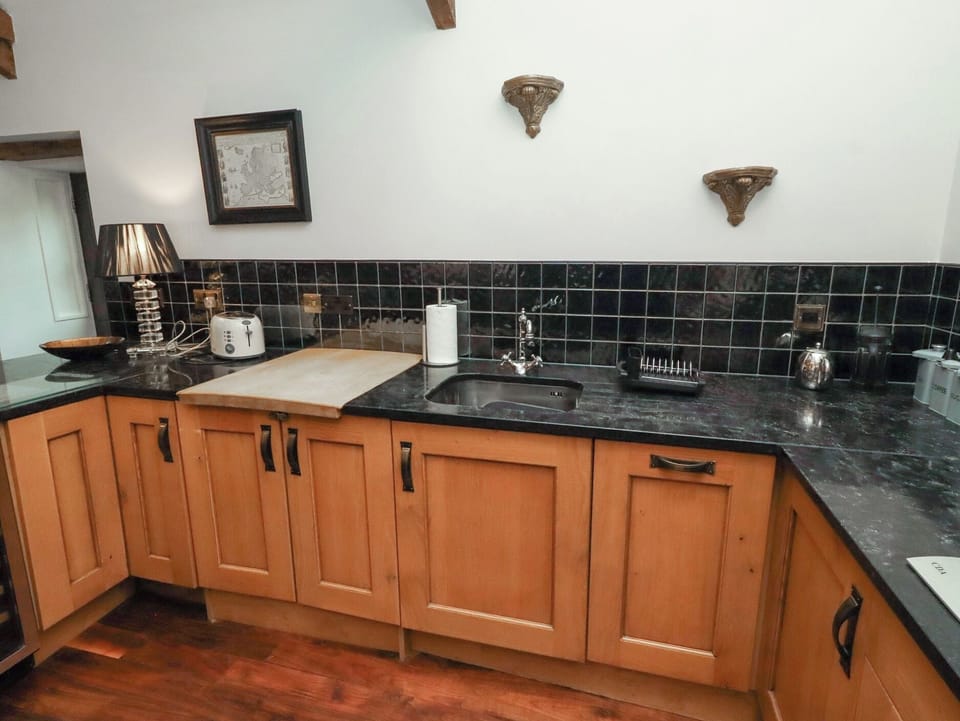 Dishwasher, cookware/dishes/utensils