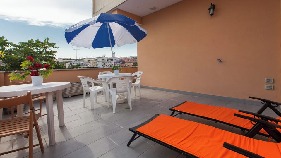 Apartment | Terrace/patio