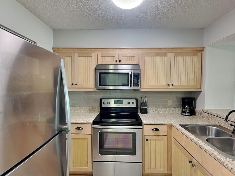 Kitchen - Modern Appliances