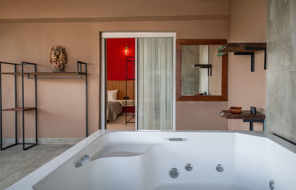 Deluxe Suite, Balcony, City View | Balcony