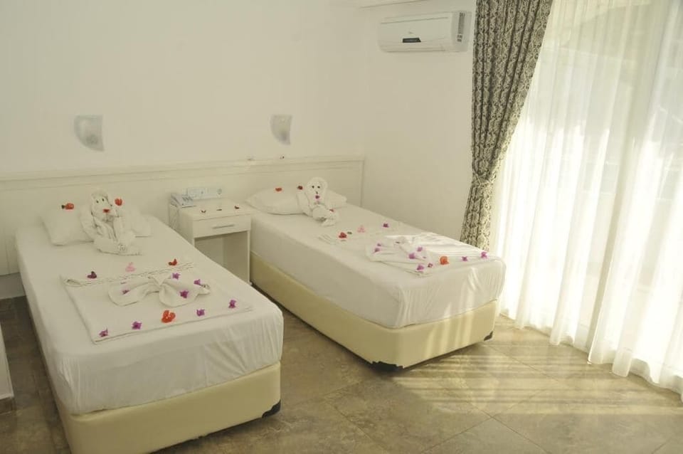 Standard Double or Twin Room, Balcony, Pool View | WiFi