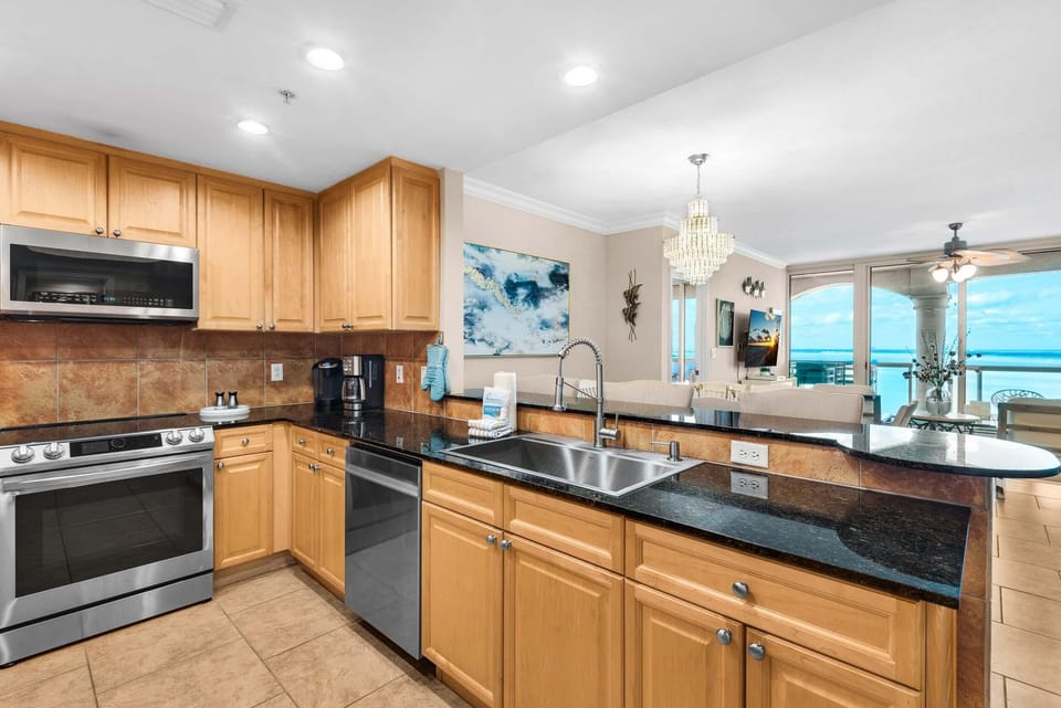 Condo, Multiple Beds (Portofino Island Resort 4-2009) | Private kitchen | Oven, toaster