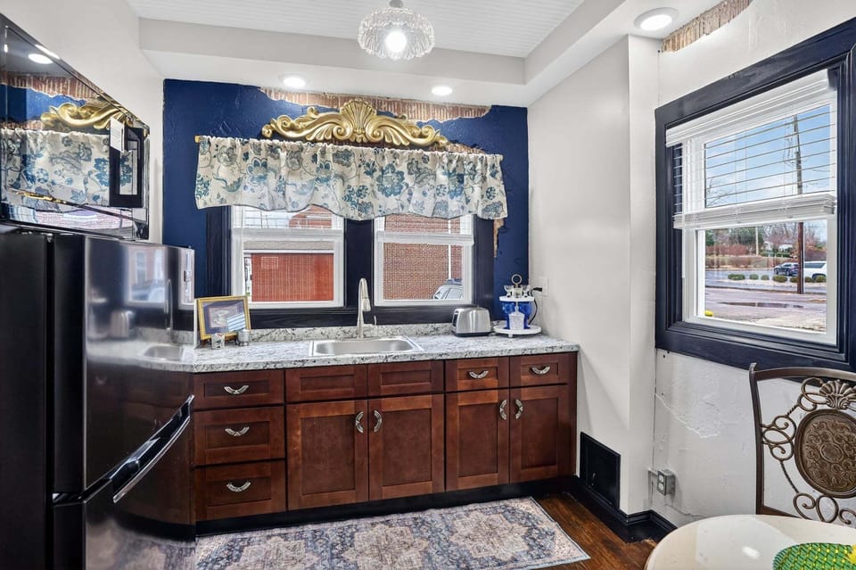 Indoors, Sink, Home Decor, Sink Faucet, Kitchen