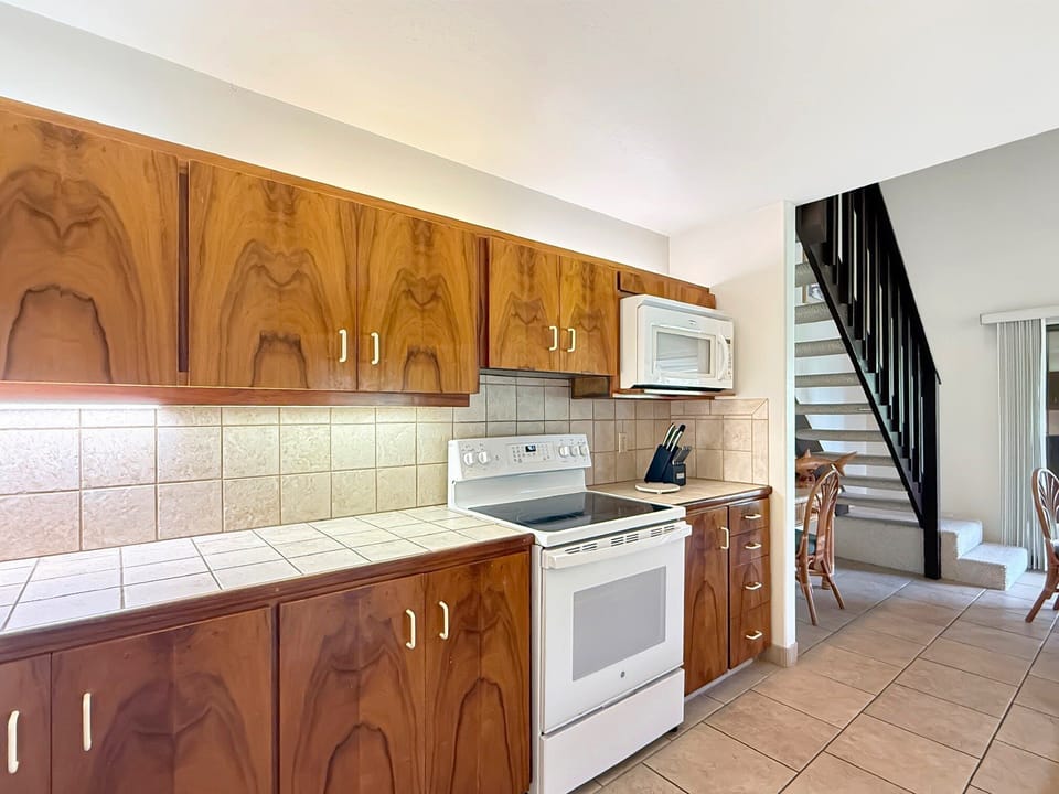 Condo, Multiple Beds, Lanai, Golf View (Kanaloa at Keauhou 1004) | Private kitchen | Coffee/tea maker