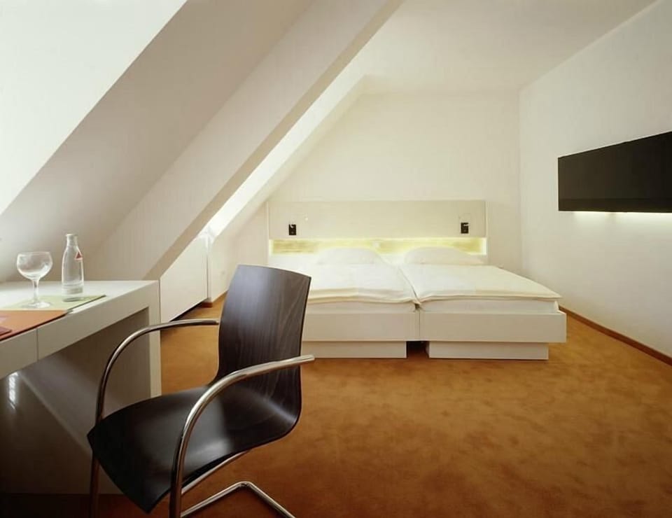 Economy Double Room | Hypo-allergenic bedding available, desk, laptop workspace, soundproofing