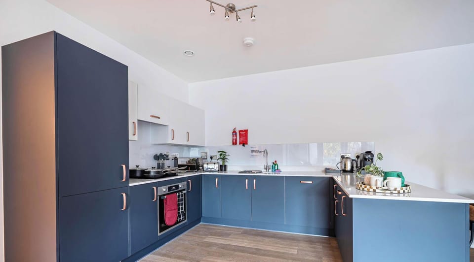 Fully-equipped kitchen for your home-cooked meals