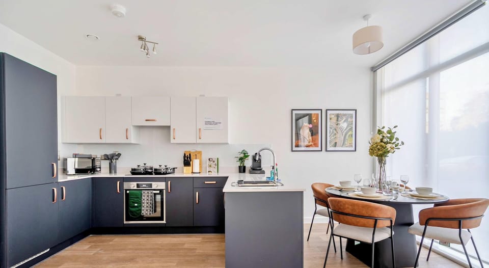Fully-equipped kitchen for your home-cooked meals