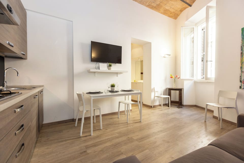 Apartment | Living area | Flat-screen TV