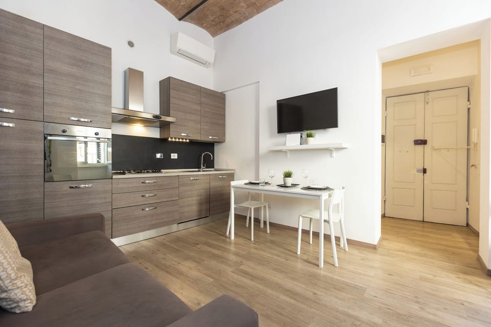 Apartment | Living area | Flat-screen TV