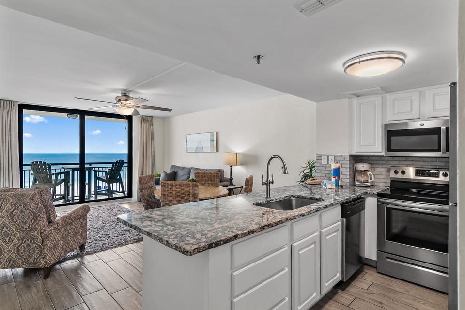 Condo, 1 King Bed with Sofa bed (SunDestin 402) | Private kitchen