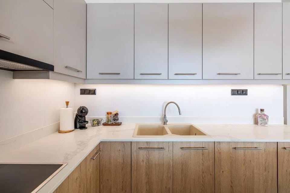 Deluxe Villa, 2 Bedrooms, Sea View, Beachfront | Private kitchen