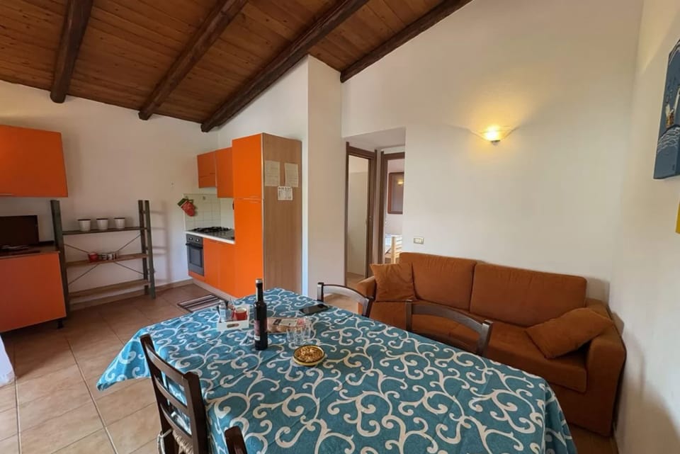 Apartment, 2 Bedrooms, Balcony, City View | Interior