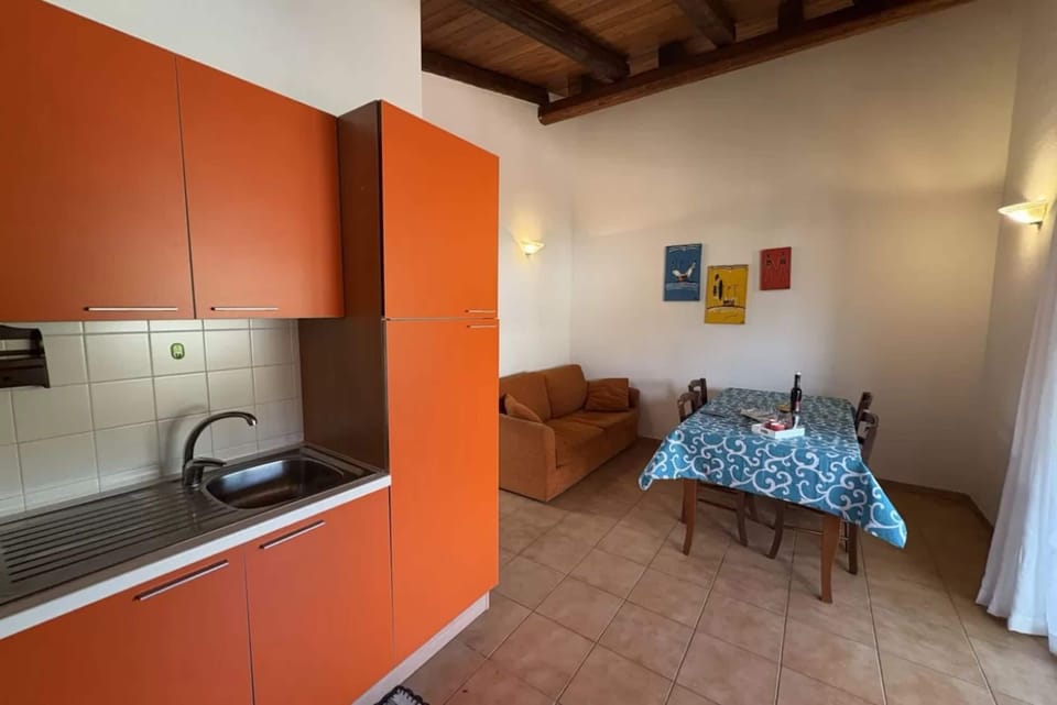 Apartment, 2 Bedrooms, Balcony, City View | Interior