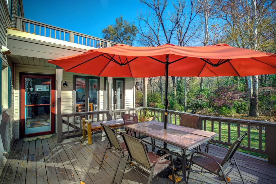 Large back deck that has access to both North and South Units back doors
