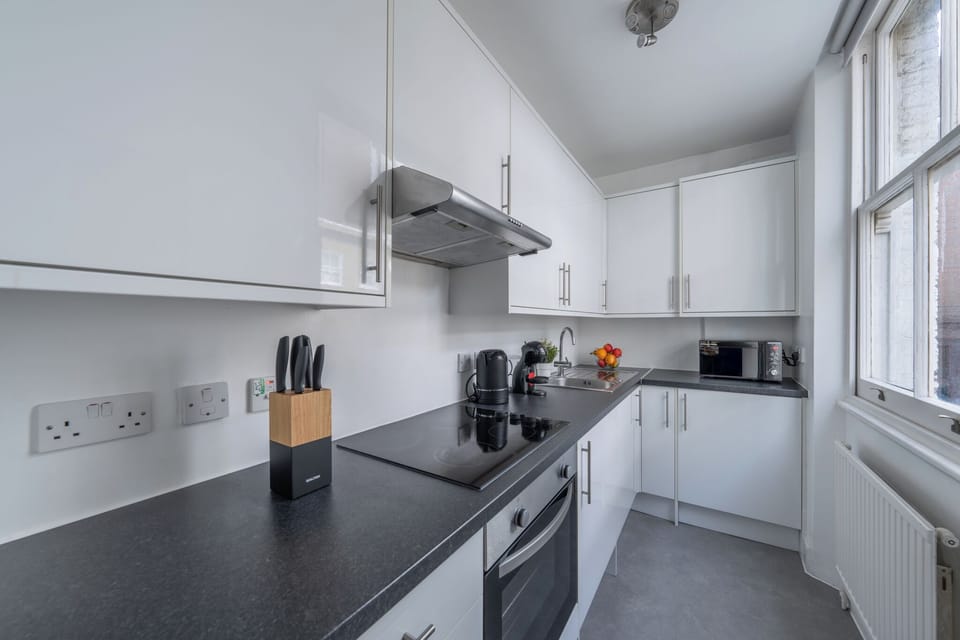 City Apartment, 1 Double Bed with Sofa bed, Non Smoking, City View | Private kitchen | Espresso maker, coffee/tea maker, electric kettle, toaster