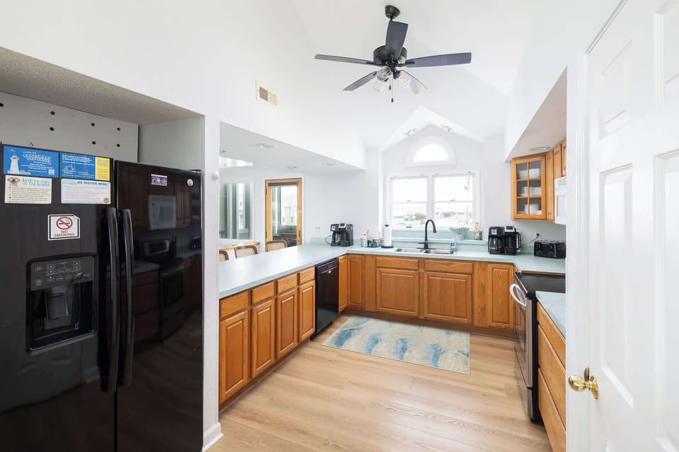 Top Level: Full Kitchen